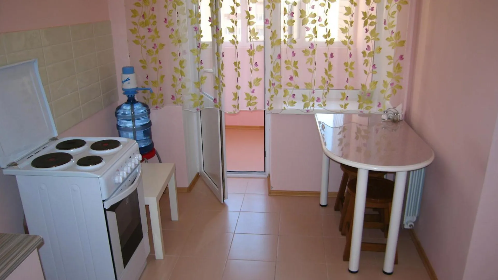 Aparthotel Hotel Service Predslava On Antonovicha Street Kiev